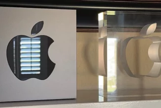 This is the beautifully redesigned ’10-year Award’ that Apple gifts employees
