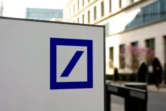 Deutsche Bank Will Reportedly Cut Bonuses of Employees Who Misuse Messaging Apps