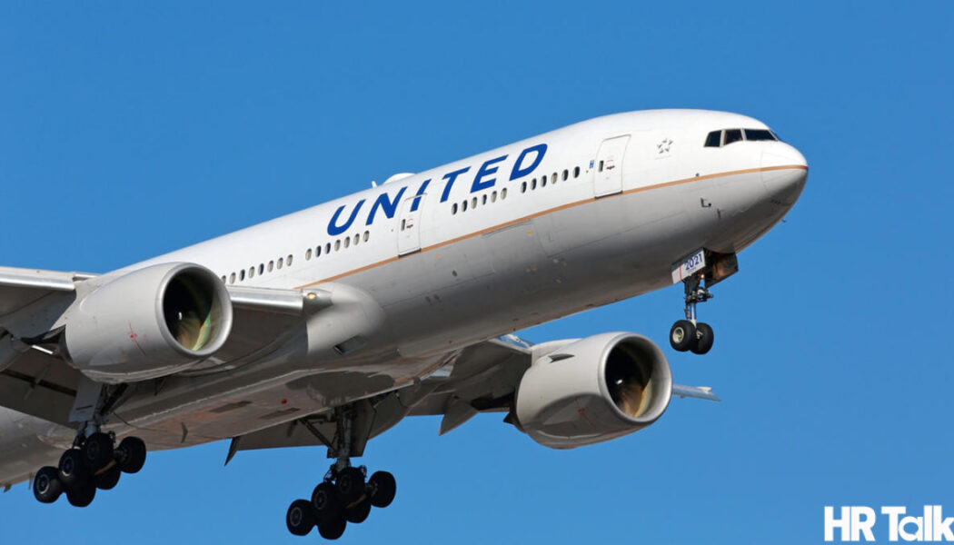 United Airlines to Hire 15,000 New Employees